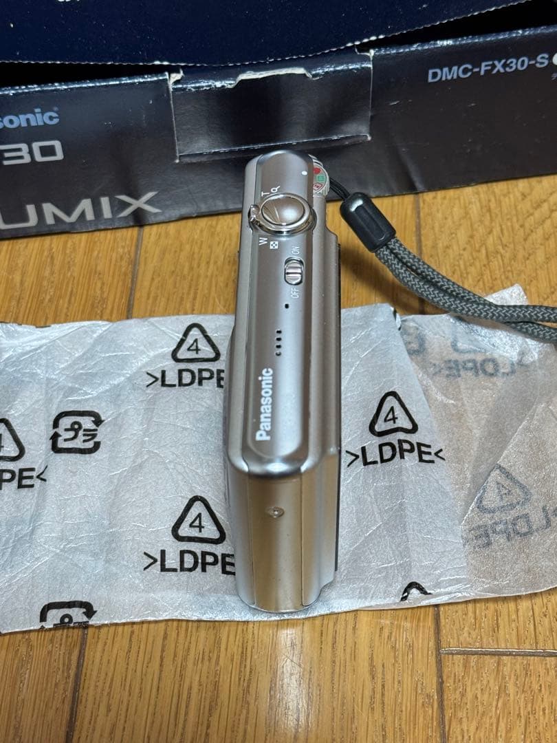 Panasonic DMC-FX30 コンパクトデジタルカメラ
