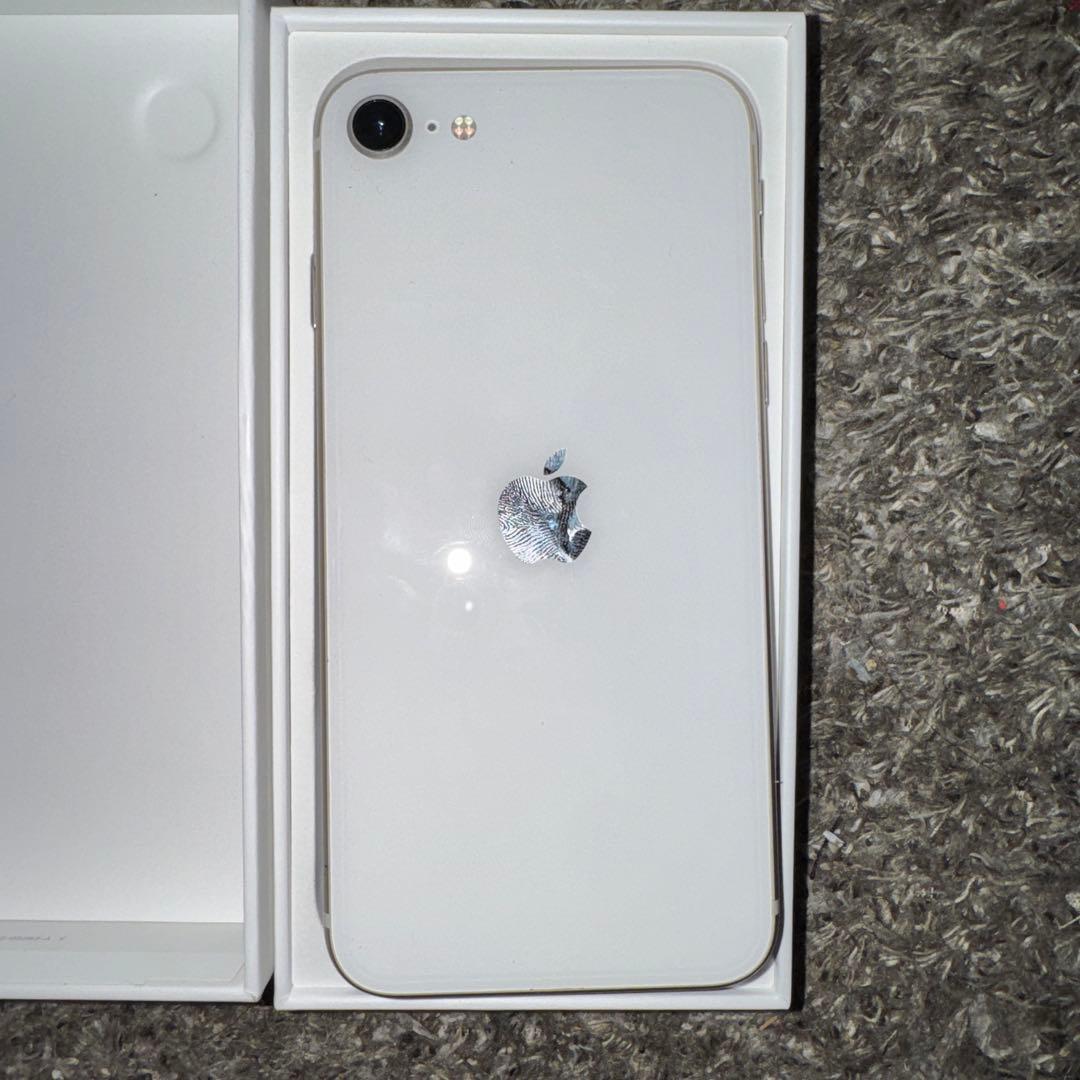 し*か様 iPhoneSE3 128GB 86% 美品