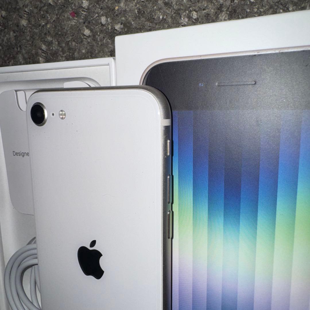 し*か様 iPhoneSE3 128GB 86% 美品