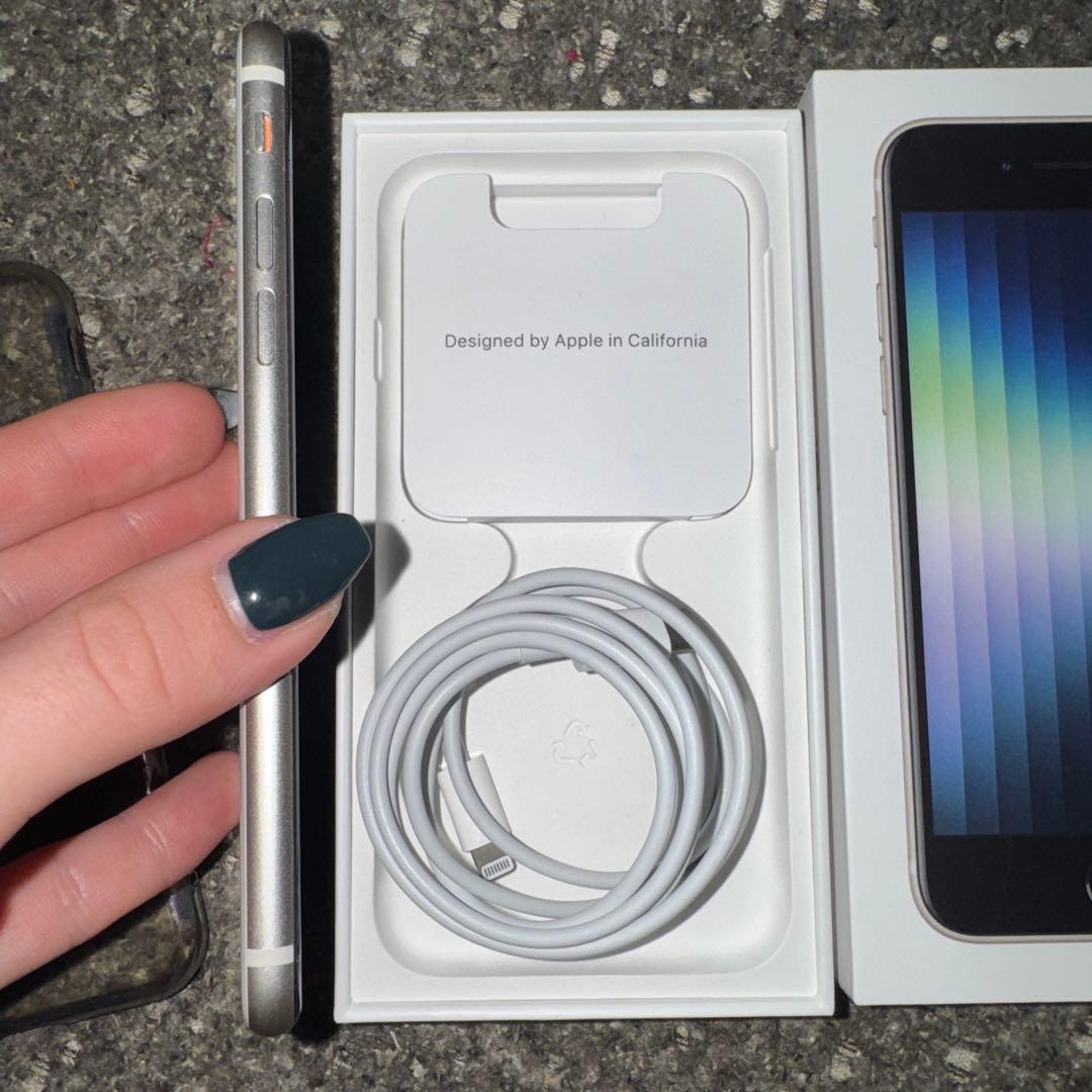 し*か様 iPhoneSE3 128GB 86% 美品