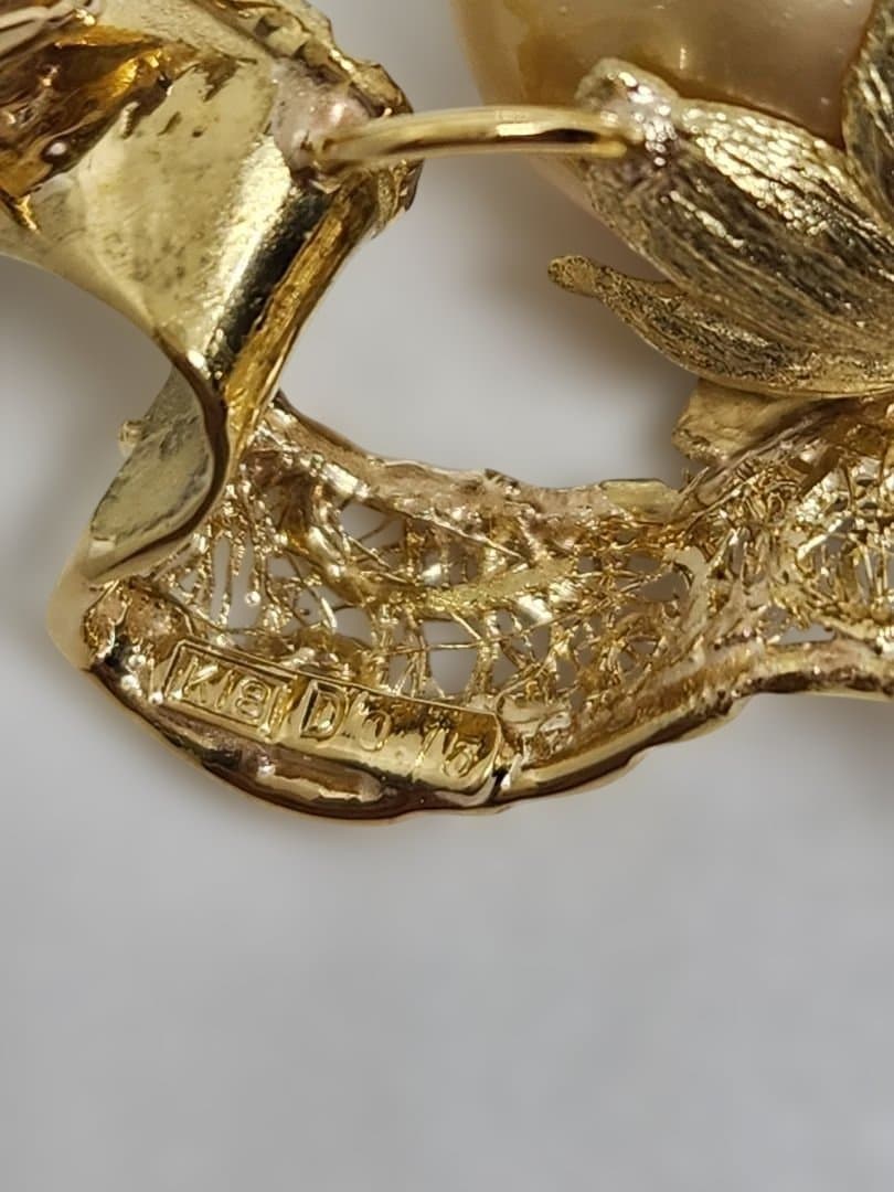 K18ブローチ、トップ南洋ゴールド パール付き