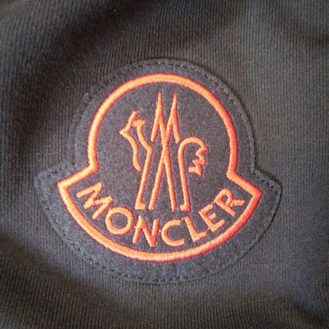 MONCLER　パーカー