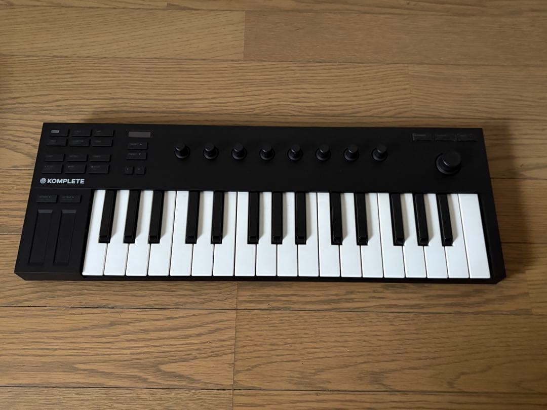 NI KOMPLETE KONTROL M32 ライセンス譲渡あり