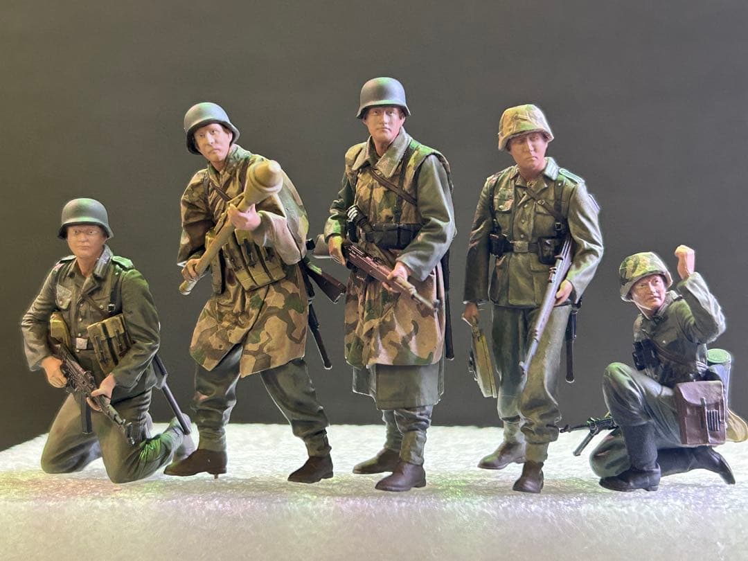 1/35 ドイツ歩兵セット（大戦後期）塗装済み完成品　タミヤ
