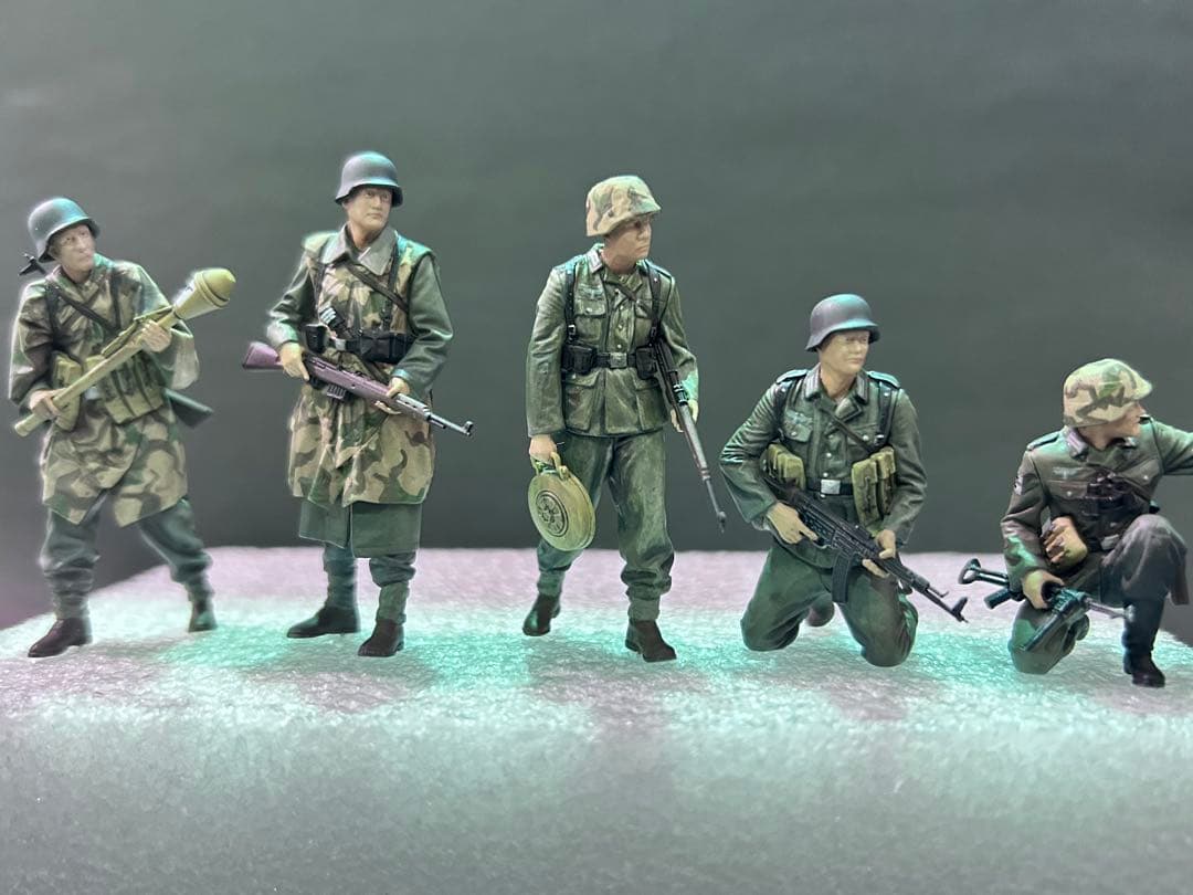 1/35 ドイツ歩兵セット（大戦後期）塗装済み完成品　タミヤ