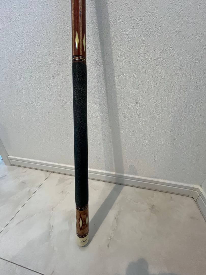 ビリヤードキュー: ルカシー•バディホール + アダム ケース付