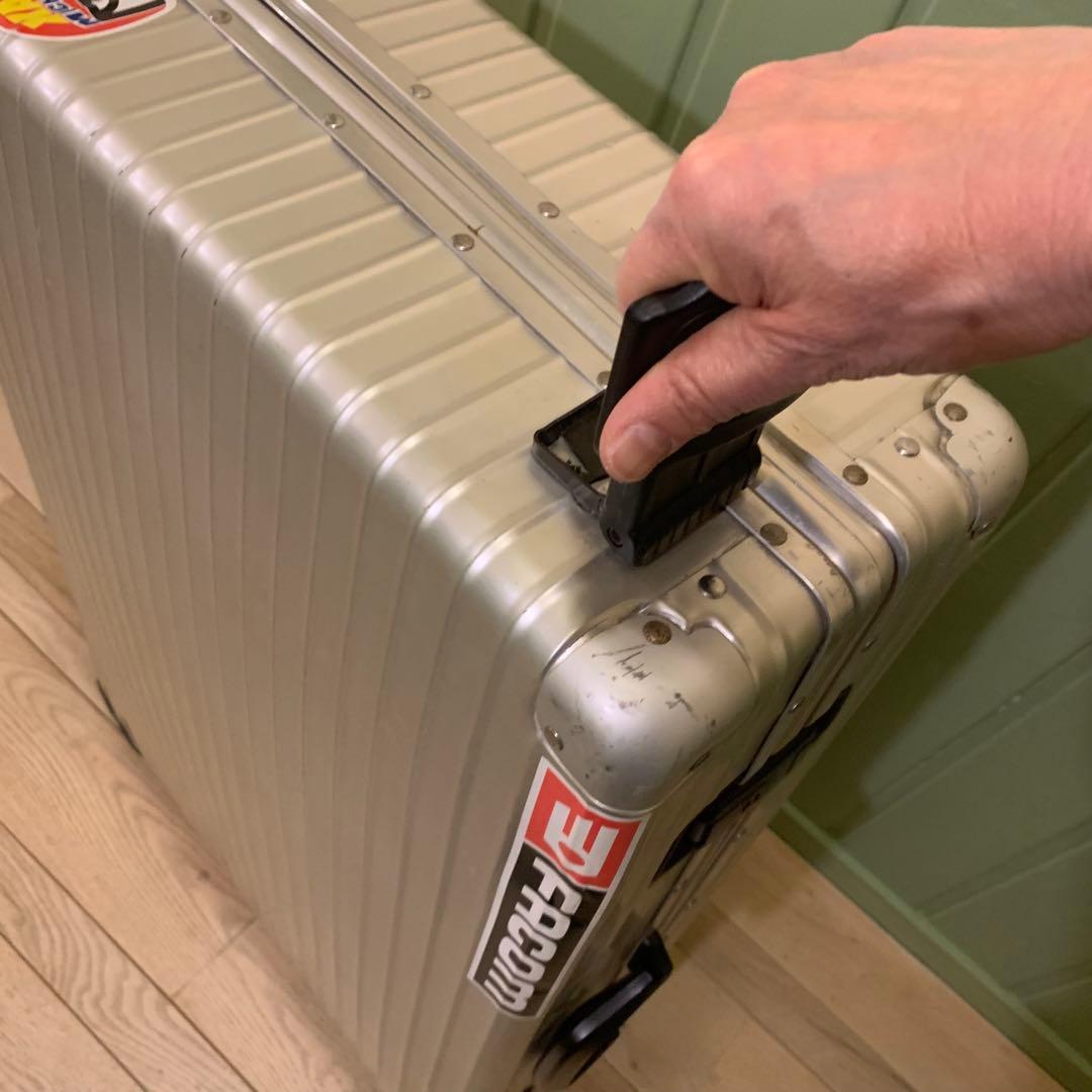 リモアスーツケース　2輪　サイドハンドル