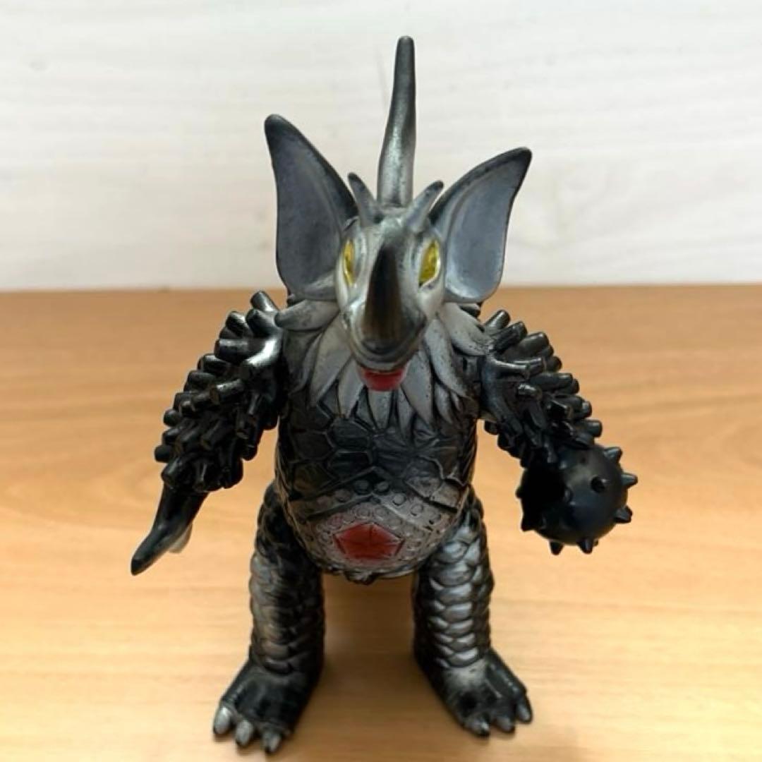 ウルトラ怪獣 タイラント／硬質ソフビ／‼️試作品？詳細不明‼️タグ穴なし