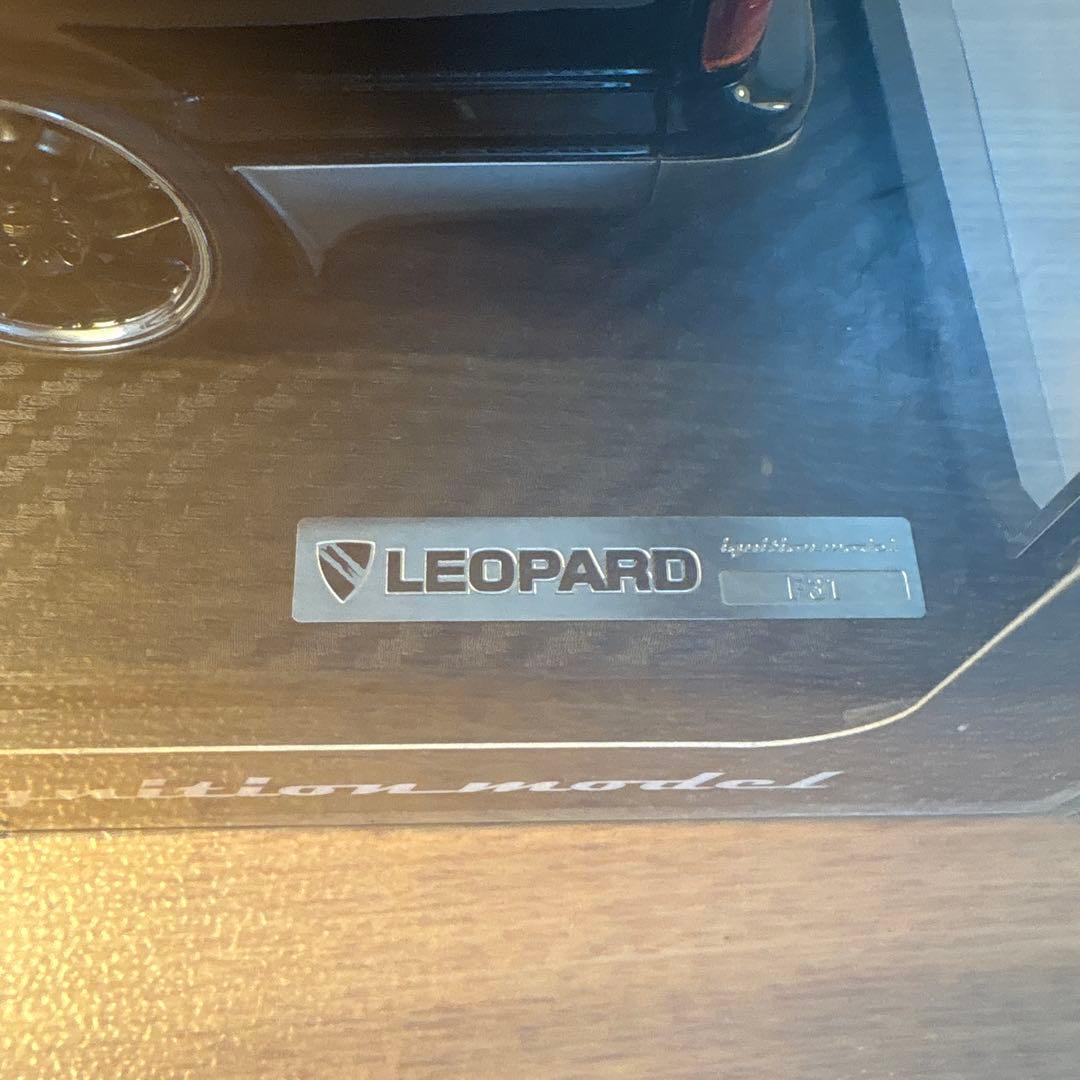 イグニッションモデル　日産　レパード　ブラック　1/18 ミニカー