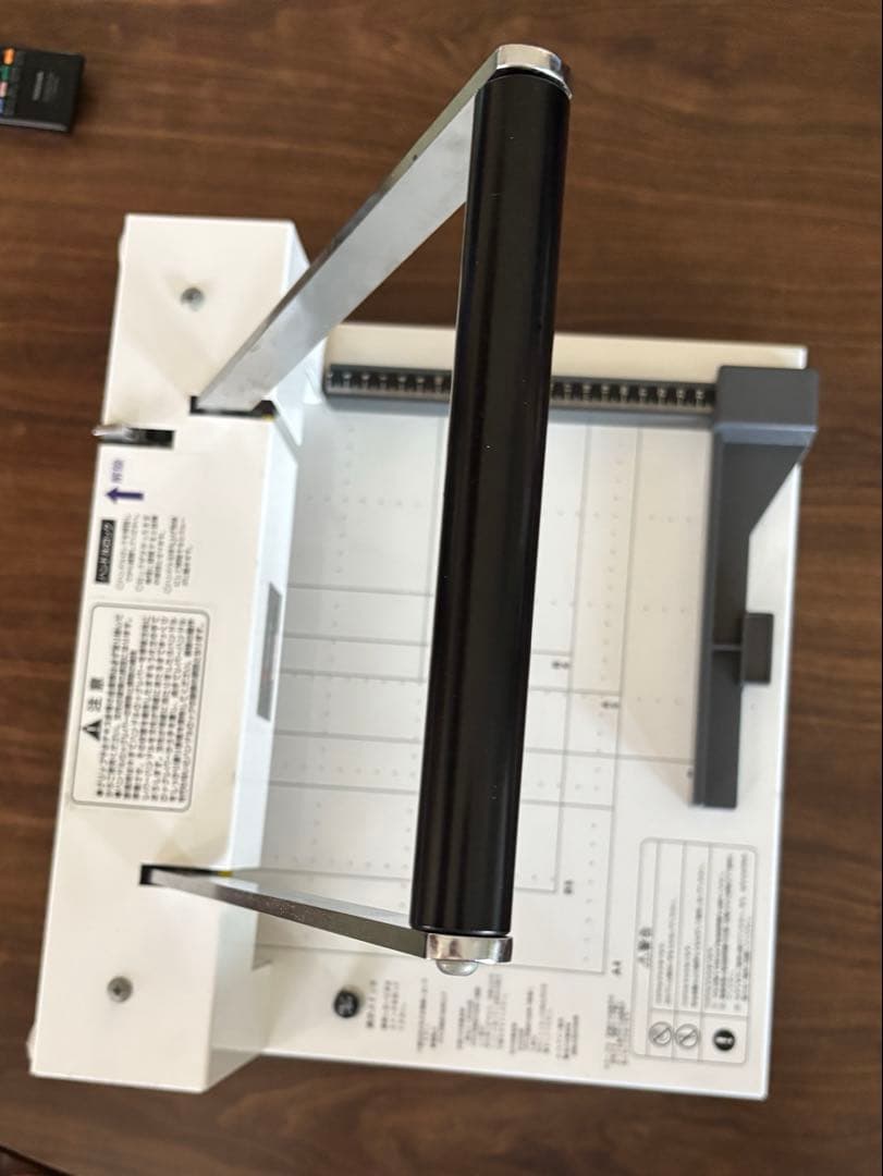 ホワイト裁断機 自炊裁断機 大型 裁断機（ペーパーカッター）　中古品