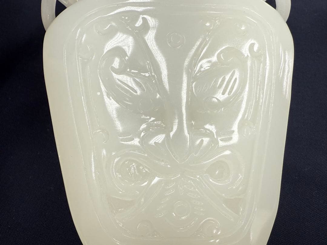 中国　白玉製　龍耳角瓶　重さ1036g 送料込み251204