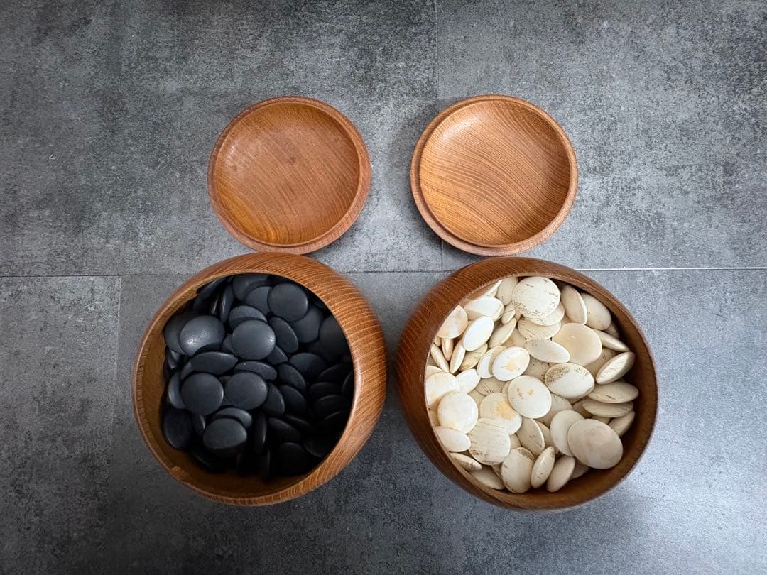 木製脚付き囲碁盤と碁石セット