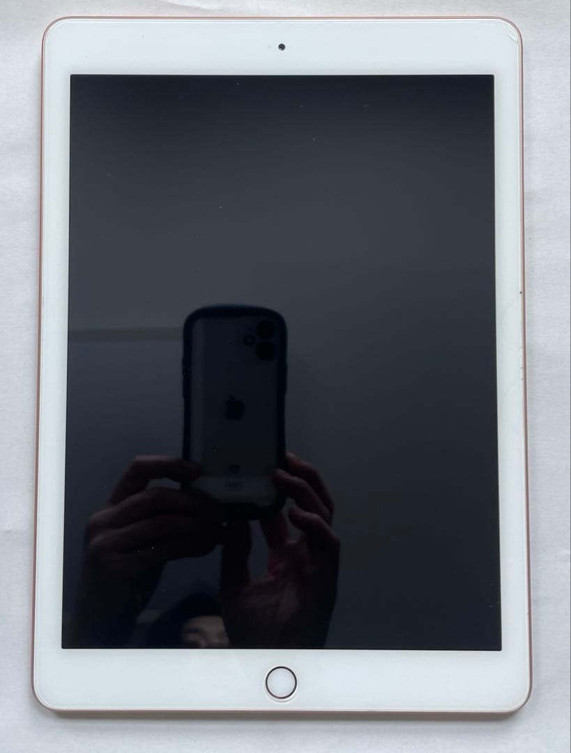 Apple iPad 第6世代　Wi-Fiモデル　32GB