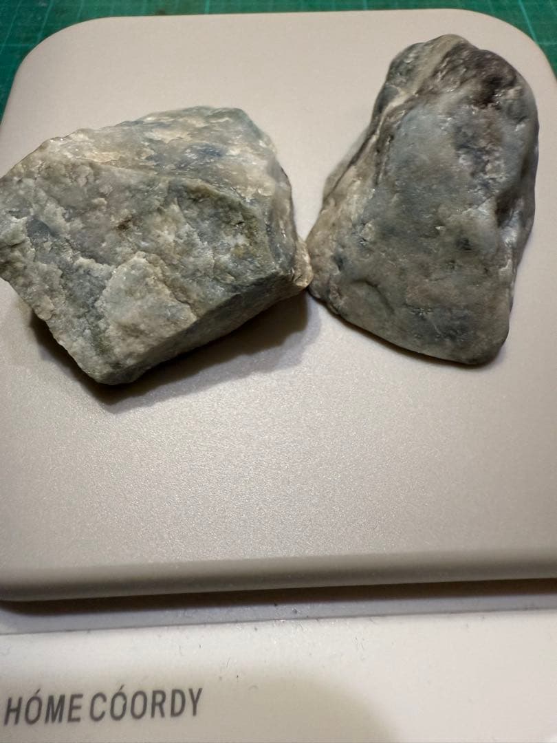 糸魚川翡翠‼️コン沢産地‼️素晴らしい原石２つ‼️計１０６.３g‼️破格出品‼️希少価値‼️