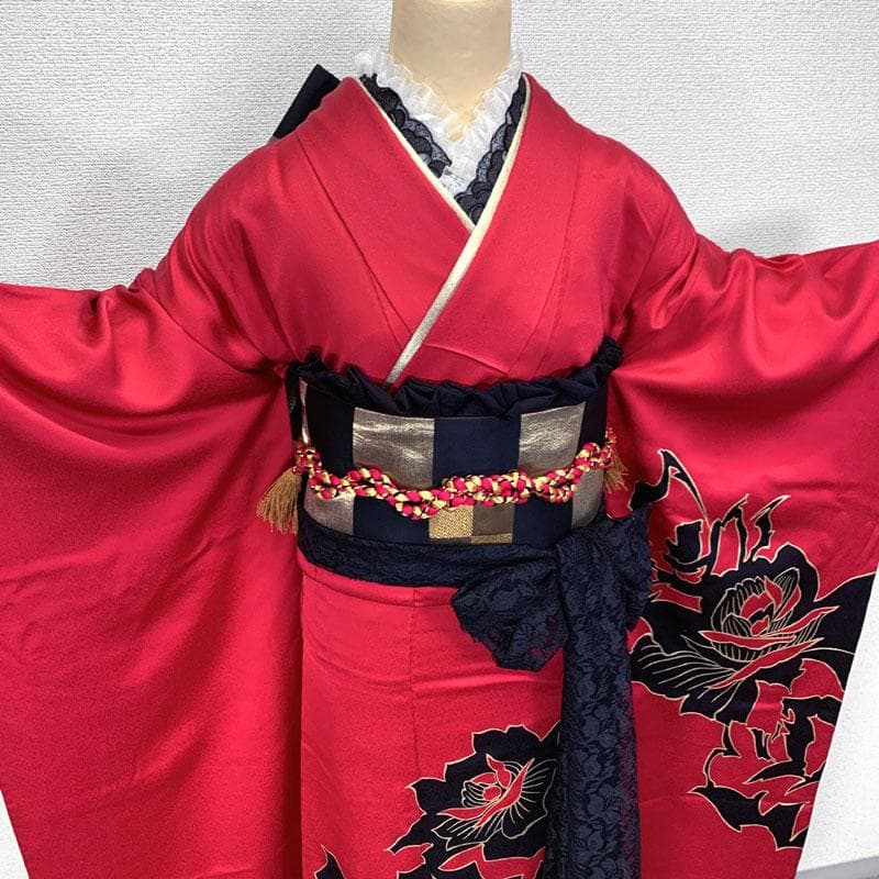 511z38〇モダン 振袖 金彩 バラ文様 濃いピンク〇美品 成人式 結婚式