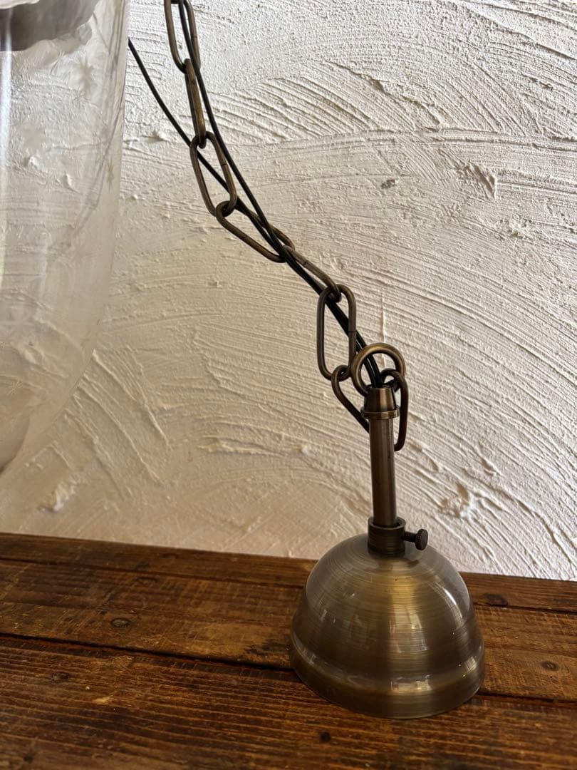 コロニアルスタイル　ガラスランプ　天井ライト