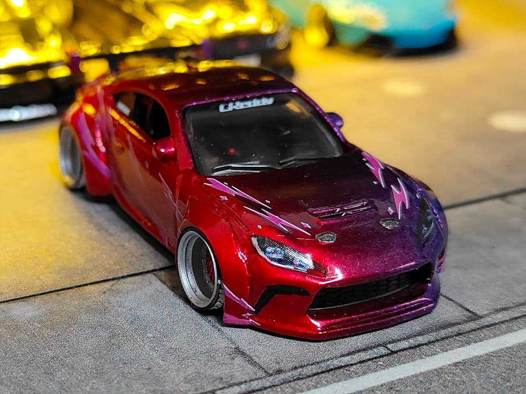 ホットウィールカスタム トヨタ GR86 ドリ車☆赤紫☆深リム☆トミカ改造