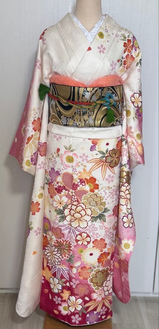 裄７０ｃｍ　豪華　４点セット　牡丹に桜菊模様　刺繍振袖