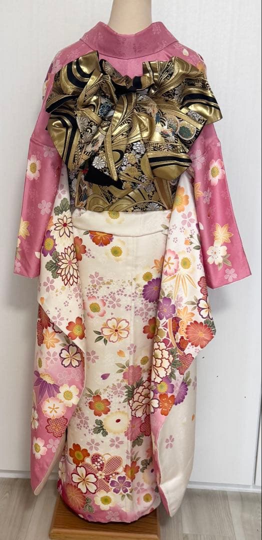 裄７０ｃｍ　豪華　４点セット　牡丹に桜菊模様　刺繍振袖