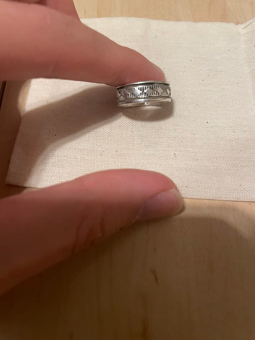 ナバホ族 ブルースモーガン作 スタンプワークリング インディアンジュエリー9号