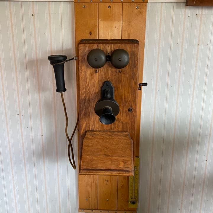 壁掛け電話機　アンティーク