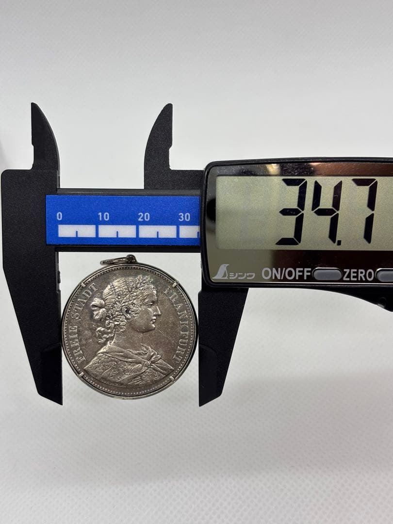 #1860年ドイツフランクフルトフランコニア女神像1ターラー銀貨　加工品　P-5