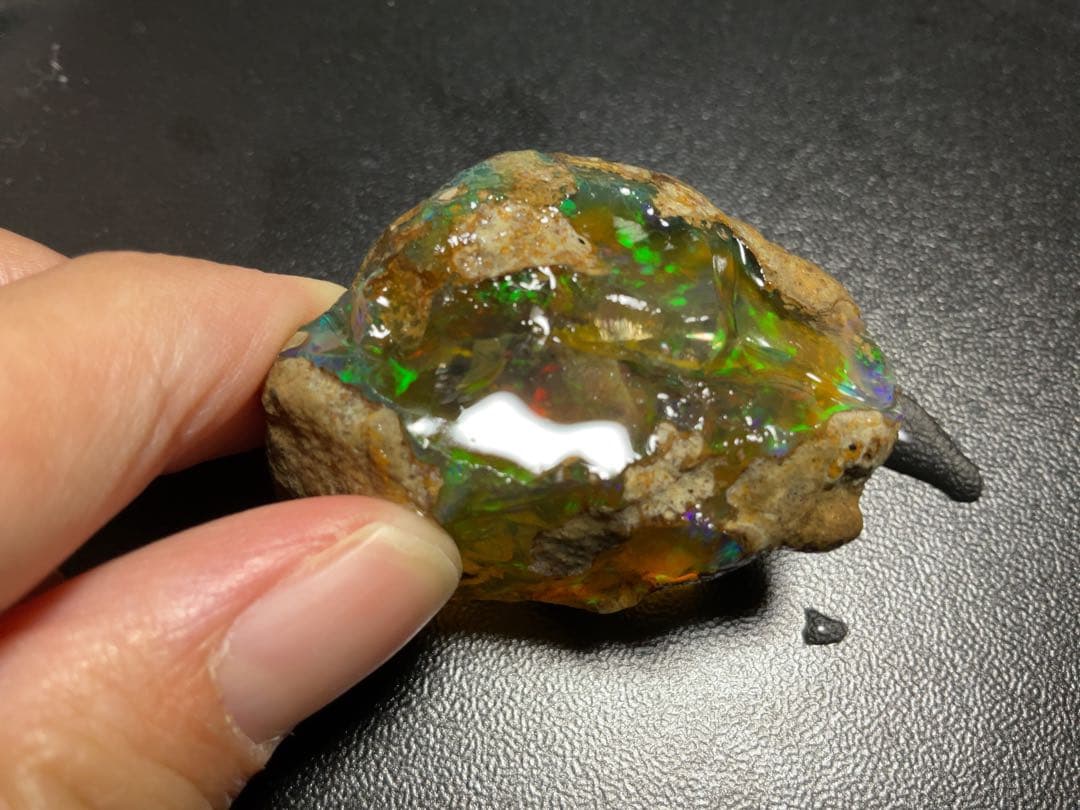 【150CT】エチオピア　オパール　原石　緑　オレンジ