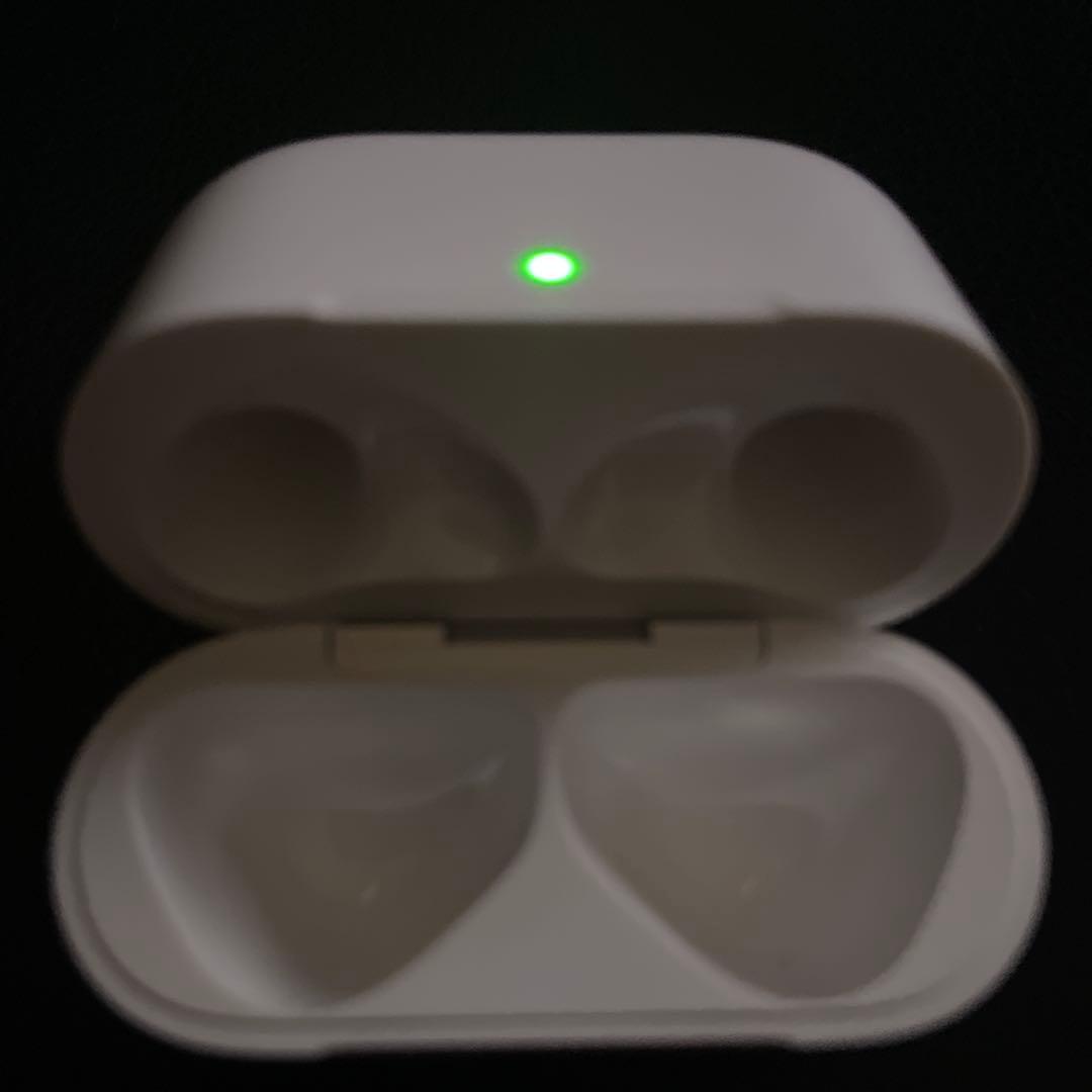 AirPods本体　第4世代