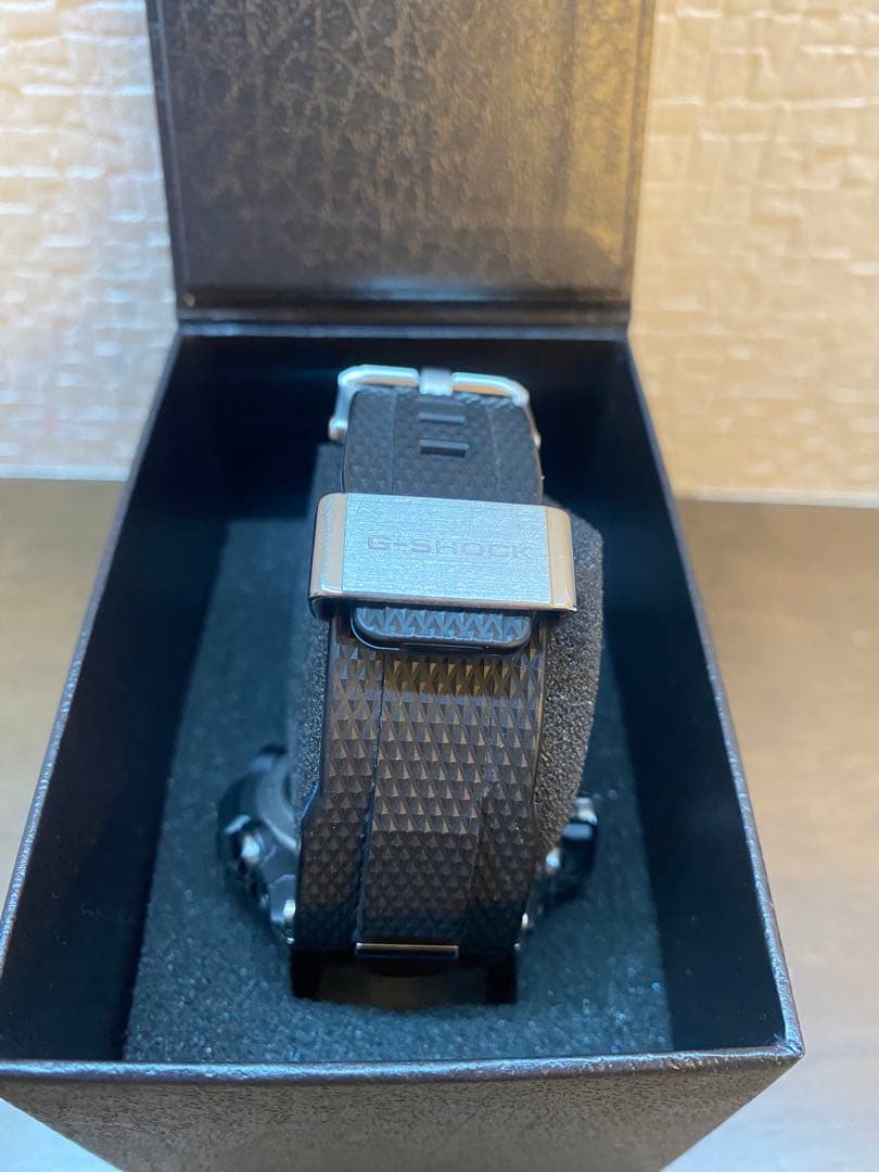 【極美品/レア】G-SHOCK GST-B100X-1AJF 海外セレブ