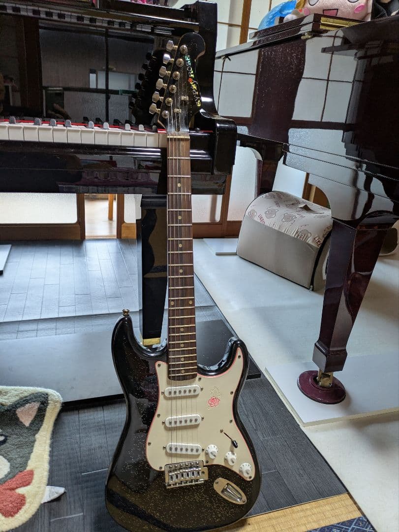 ジプシーローズ　エレキギター　ブラック　 ラメ入りGYPSY ROSE　ストラト