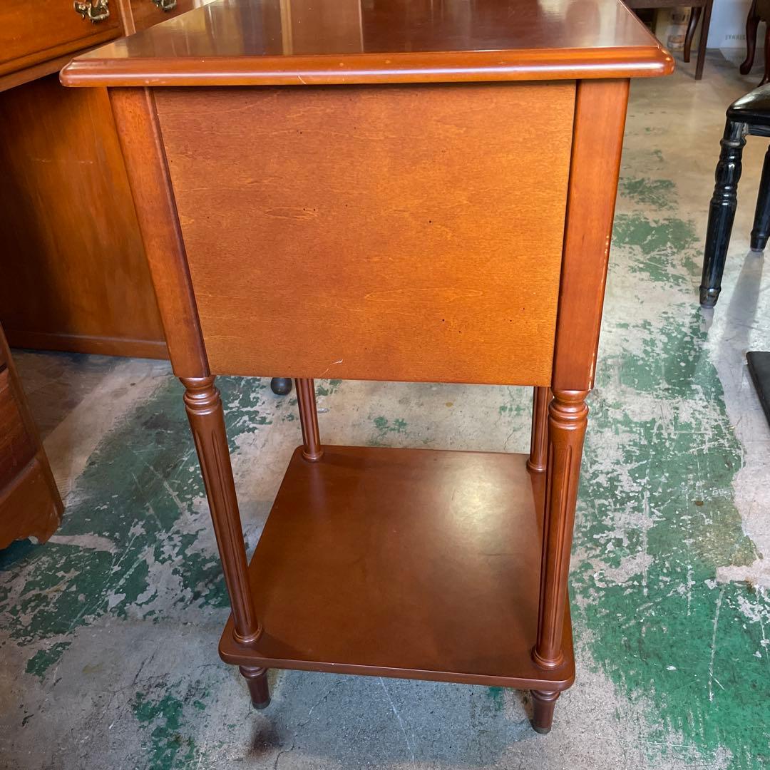 大幅値下げ‼︎ イトキン・英国調・小型キャビネット・花台・ランプ台