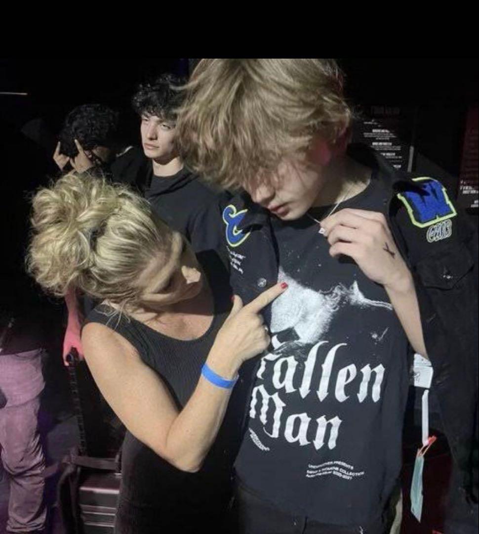 Nettspend着用　undercover fallen men Tシャツ