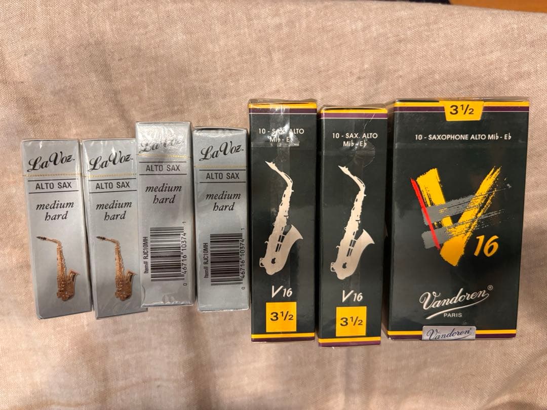 アルトサックス　リード未使用品　8箱
