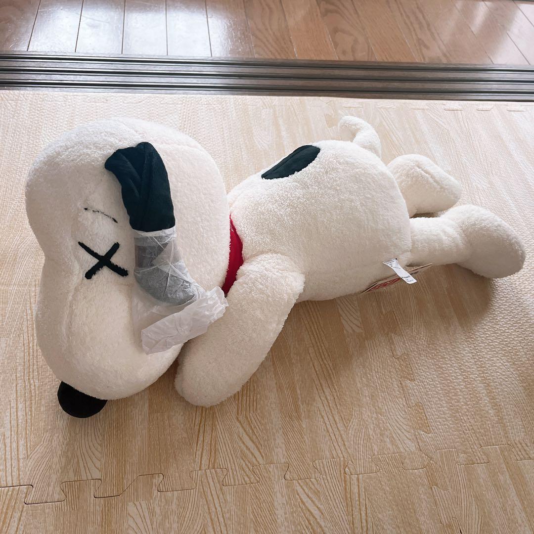 新品未使用 UNIQLO KAWS PEANUTS スヌーピー ぬいぐるみ M