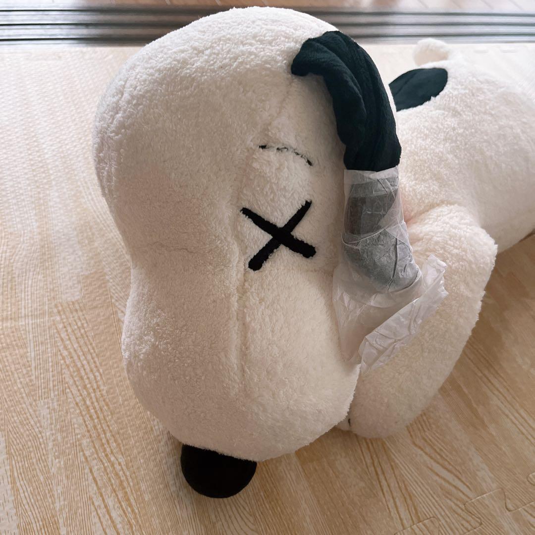 新品未使用 UNIQLO KAWS PEANUTS スヌーピー ぬいぐるみ M