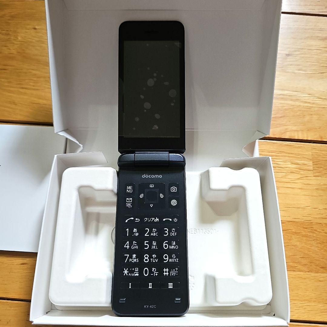 新品　未使用　docomo DIGNOケータイ KY-42C 携帯電話 ブラック