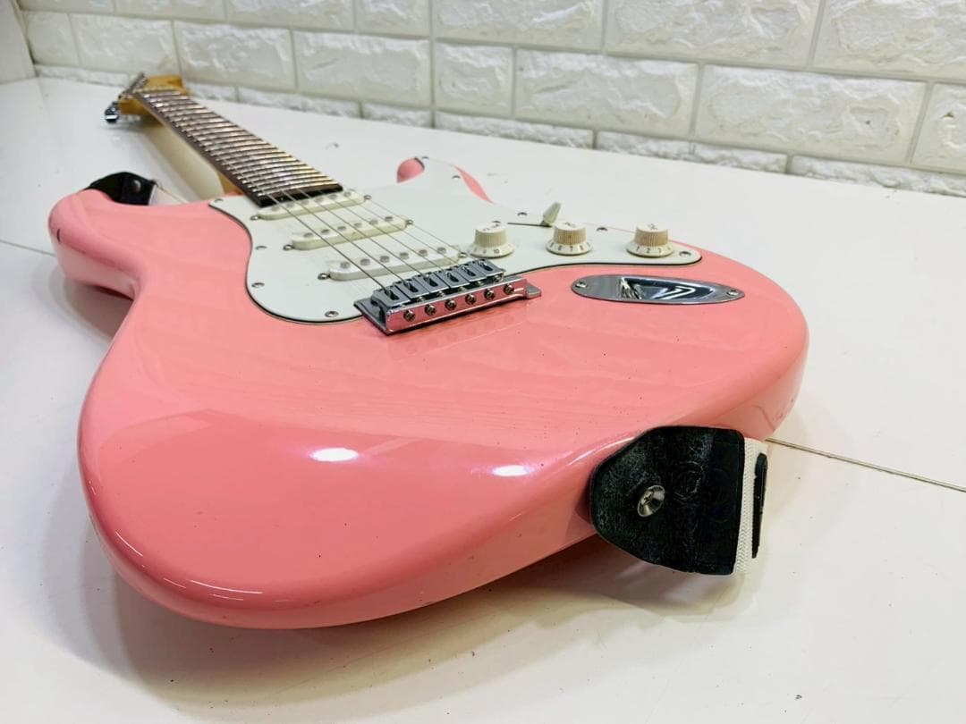 40Z Photo Genic ピンク ストラトキャスタータイプ エレキギター