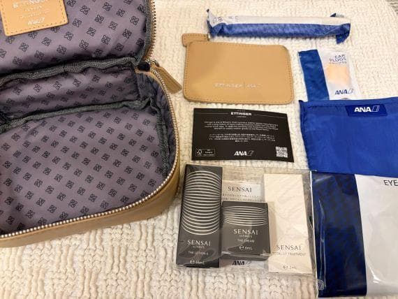 新品_ANAファーストクラス アメニティポーチ2個セット／SENSAI化粧品付き