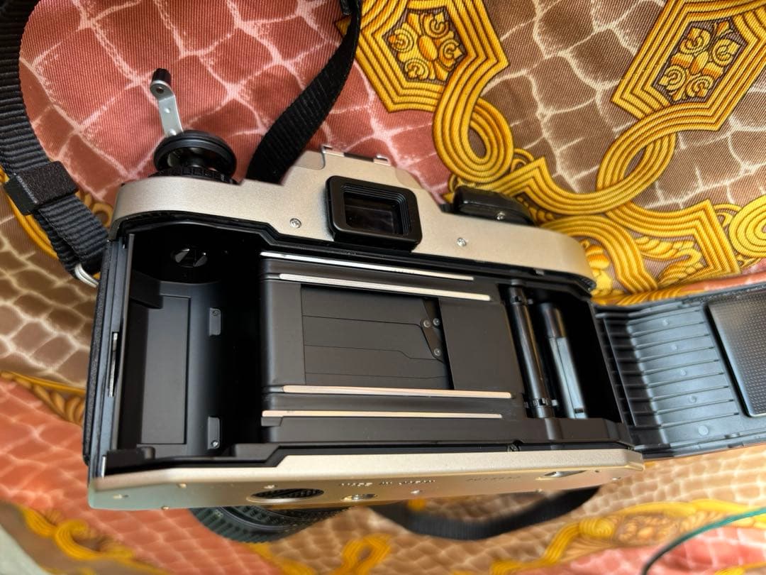 早い者勝8日、月曜日のみ価格Nikon FE10 35-70mmレンズ完動美品