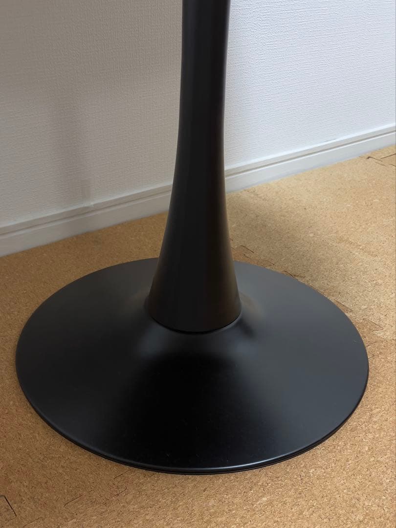 ※11/20迄【新品未使用同様美品 送料込】木目が綺麗なデザイン家具 丸テーブル