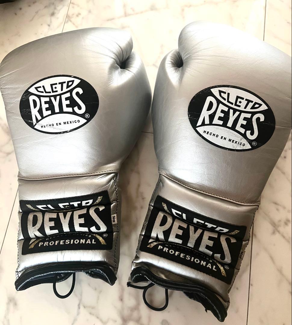 REYES ボクシング　グローブ シルバー 14オンス