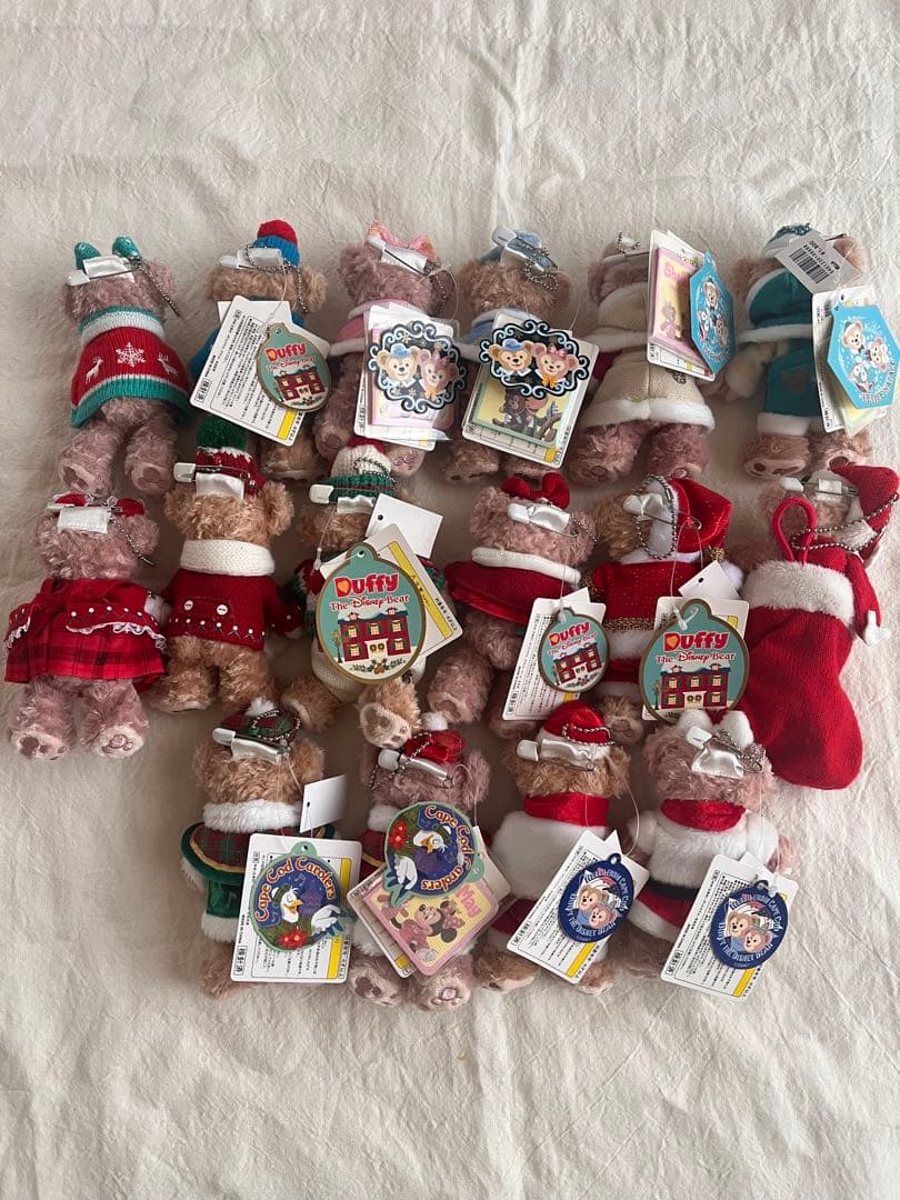 ダッフィー&シェリーメイ　冬衣装ぬいぐるみバッジ　まとめ売り　オープンマウスあり