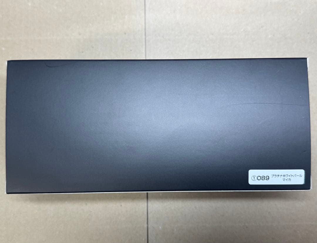 トヨタ カローラクロス プラチナホワイトパール カラーサンプルミニカー 色見本