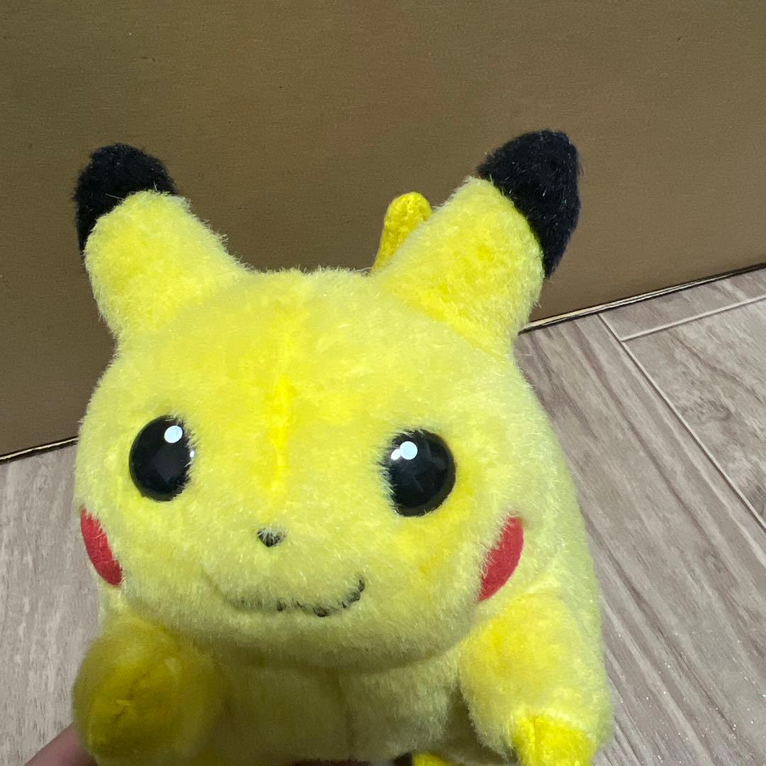 tomy 初期ピカチュウ　ぬいぐるみ