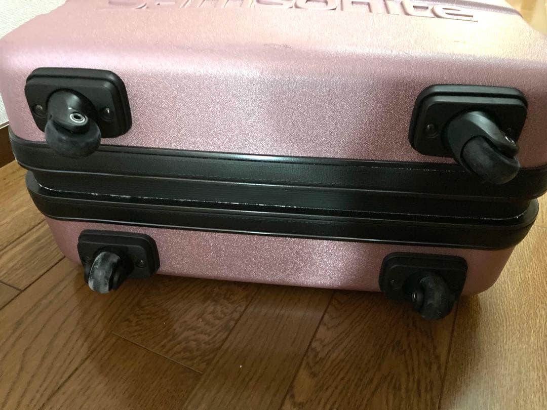 【SAMSONITE】★ハローキティ　スーツケース★レトロ可愛い　ローズピンク