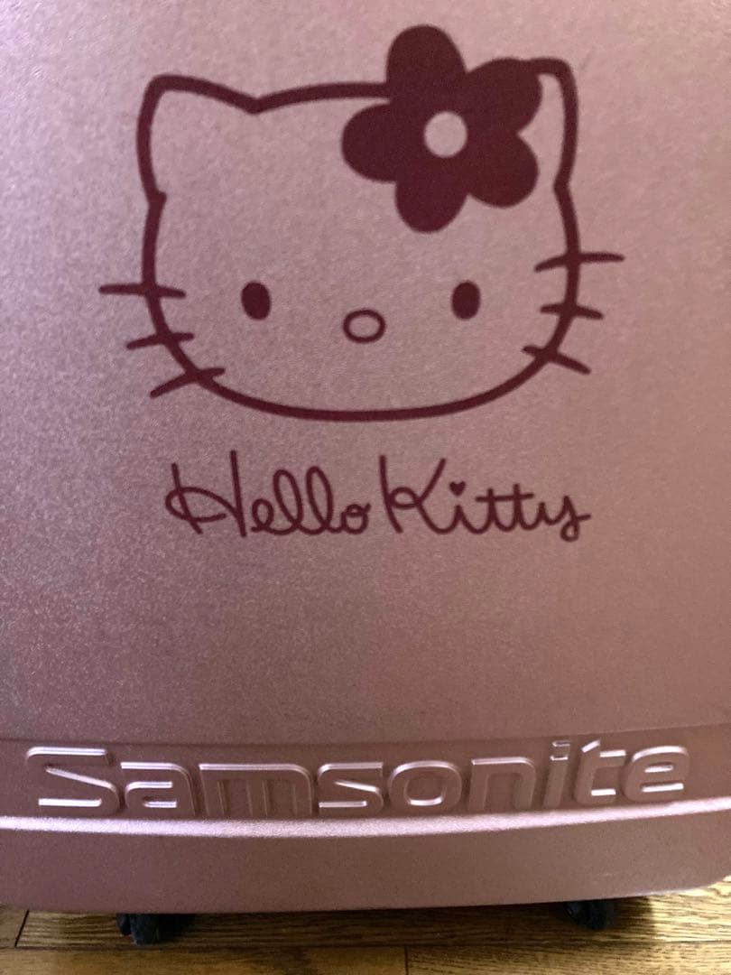 【SAMSONITE】★ハローキティ　スーツケース★レトロ可愛い　ローズピンク