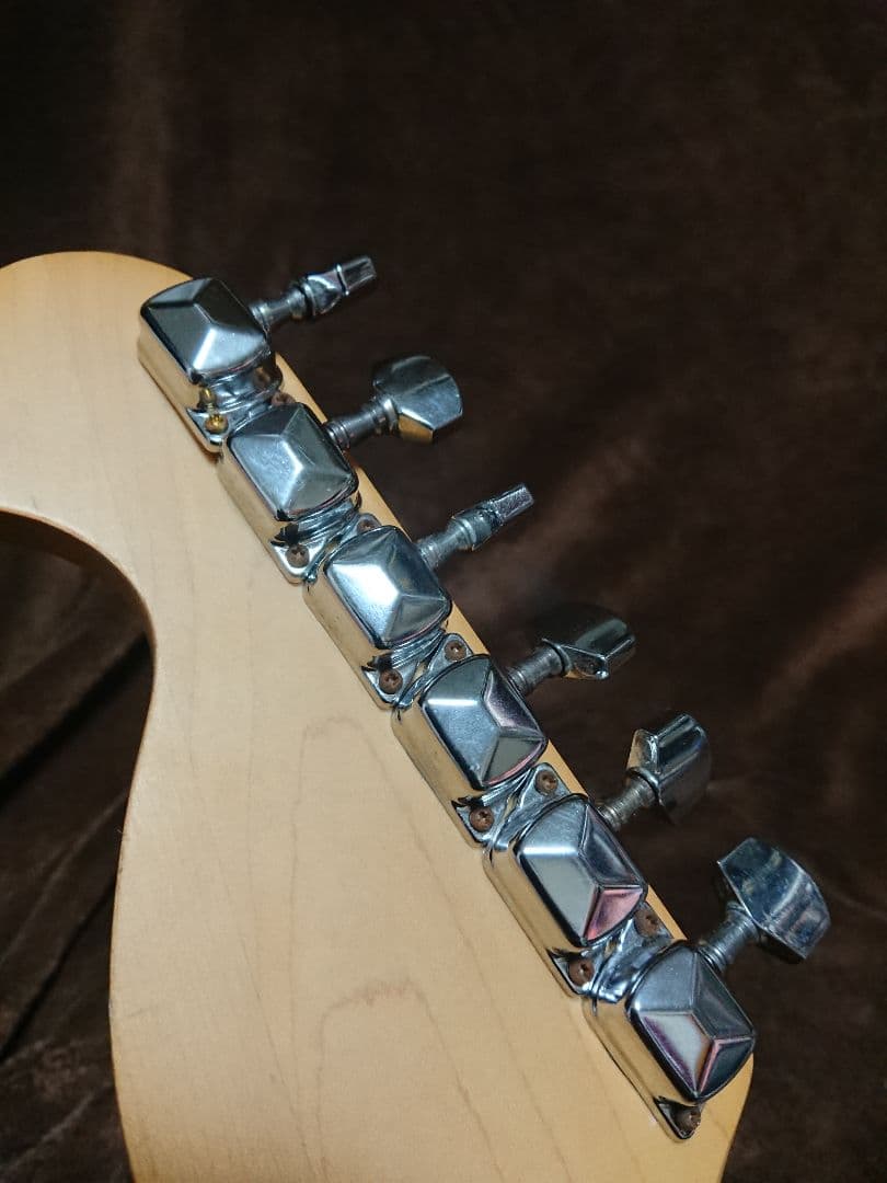 【鮮やかな木目の１本】希少なストラトモデル