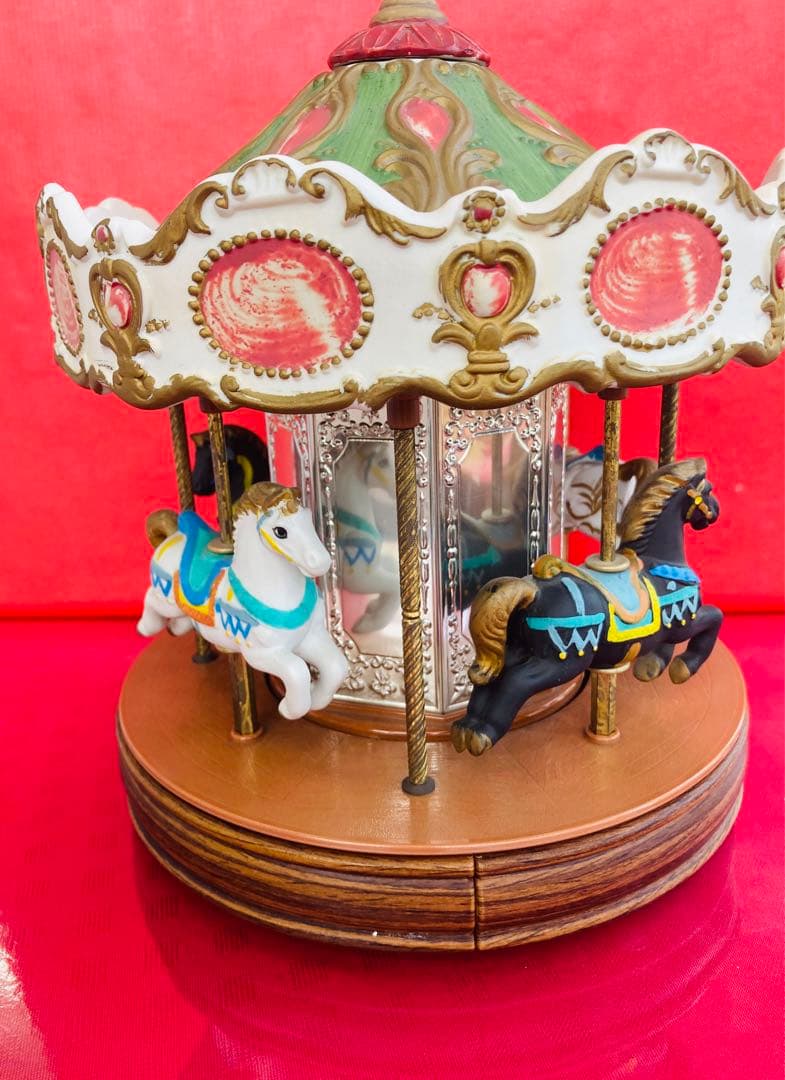 メリーゴーランド陶器製