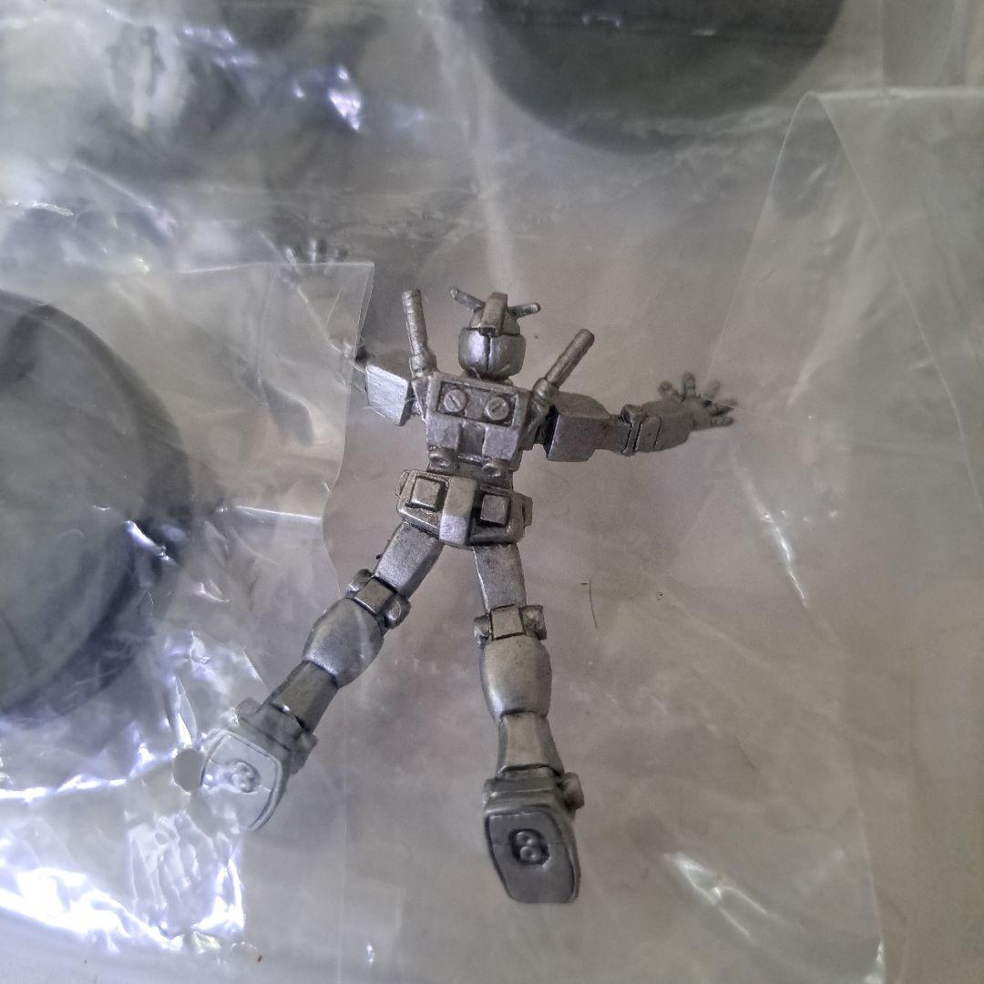 ガンダム４ 　ミニフィギュア　14体　未開封　バンダイ　銀色