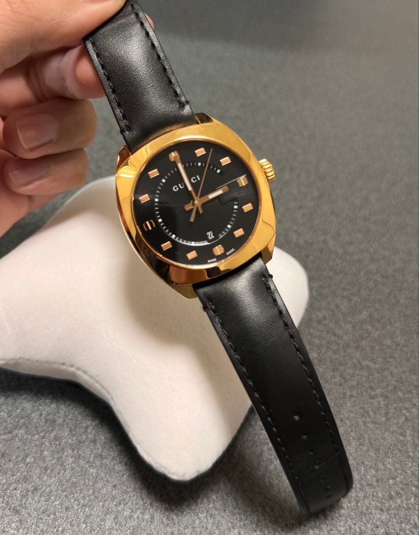 GUCCI ペア時計 142.3 (メンズ) 142.5 (レディース)